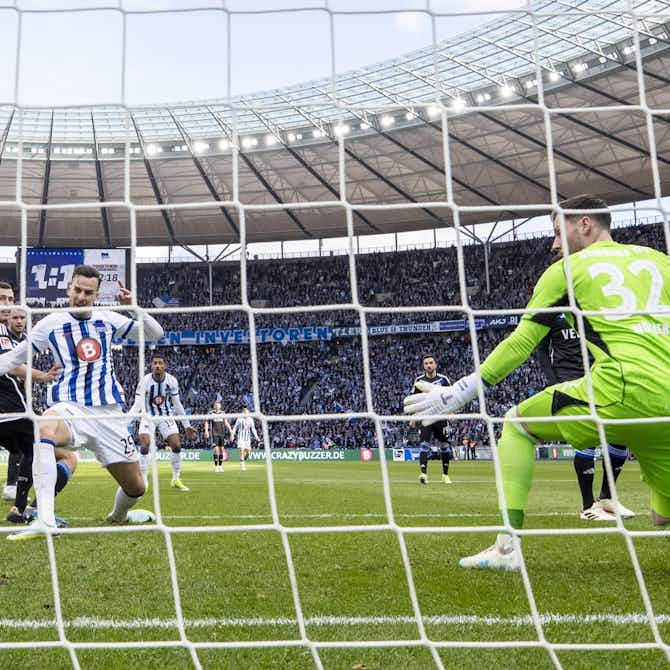 Vorschaubild für Hertha schießt Schalke ab, HSV feiert Befreiungsschlag
