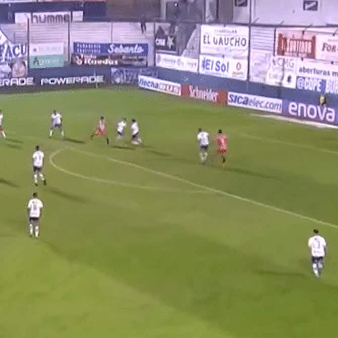 Imagem de visualização para Zagueiro marca golaço em partida pela segunda divisão argentina; assista