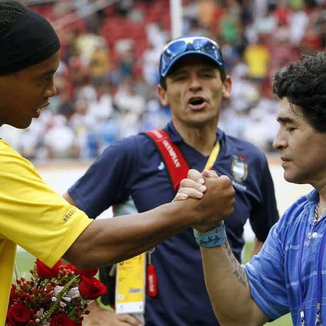 Imagem de visualização para Ronaldinho de volta ao futebol e sendo treinado por Maradona? Entenda