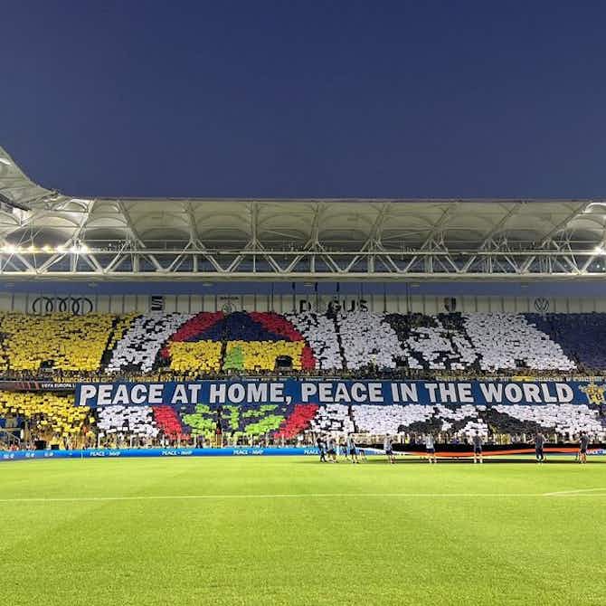 Imagem de visualização para Depois dos cânticos de “Putin”, o Fener fez seu mea culpa contra o Dynamo com um mosaico pedindo “paz no mundo”