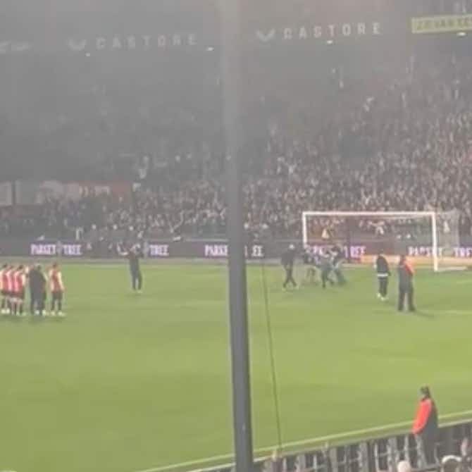 Preview image for (Video) Arne Slot performs Klopp inspired celebration to Feyenoord supporters