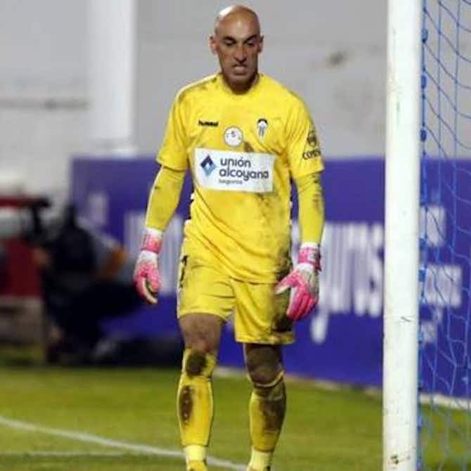 Preview image for The 41-year-old goalkeeper who helped defeat Real Madrid