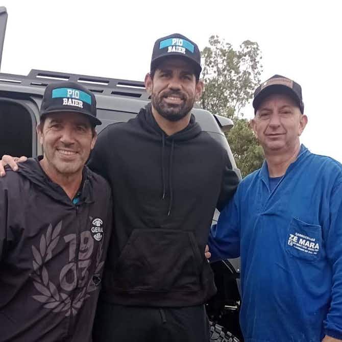 Preview image for WATCH: Ex-Chelsea and Atletico Madrid forward Diego Costa helps rescue 100 people from floods in Brazil
