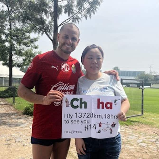 Imagen de vista previa para Emotivo encuentro: Chicharito recibe a una fan desde Hong Kong