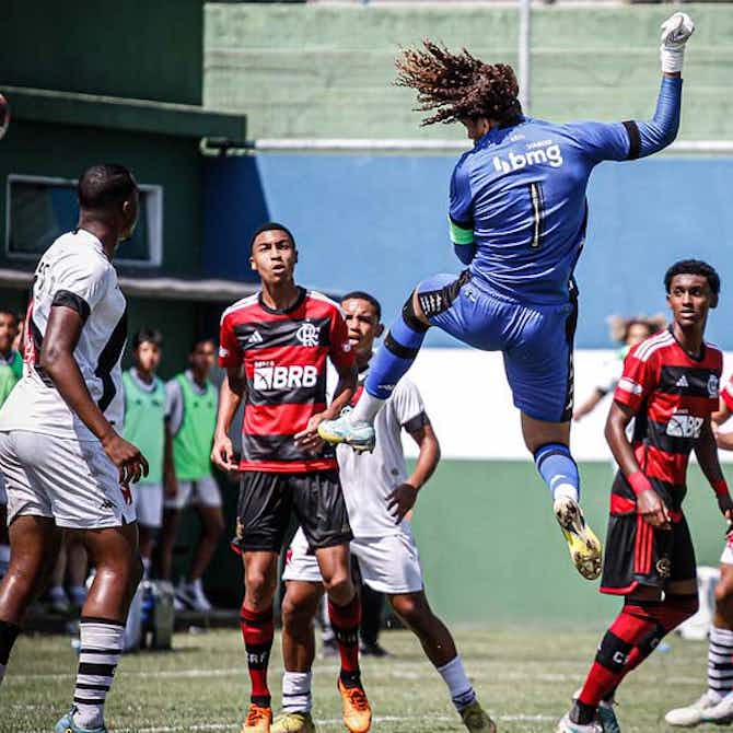 Imagem de visualização para Goleiro da base do Vasco brilha com gol no fim contra Flamengo