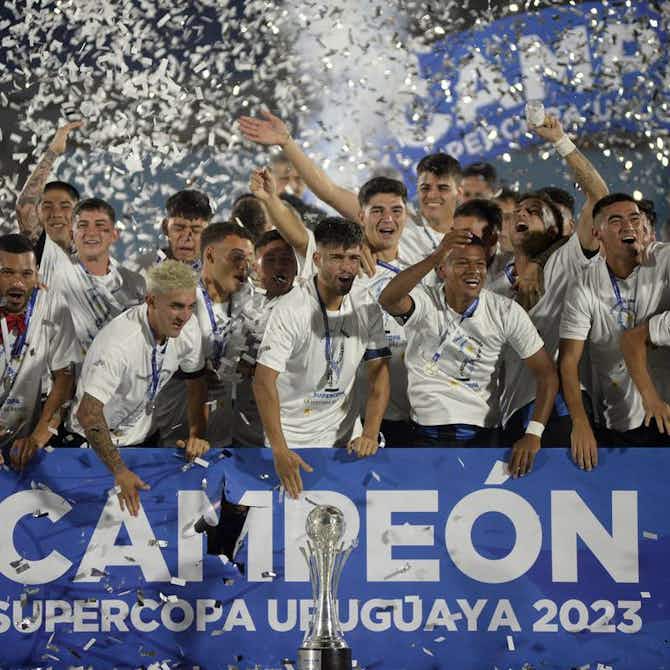 Image d'aperçu pour Uruguay : Liverpool remporte la Supercopa