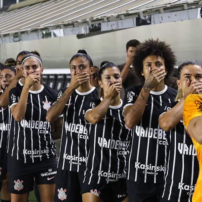 Imagem de visualização para Rodada do Brasileirão feminino tem protestos contra técnico do Santos, acusado de assédio em 2023