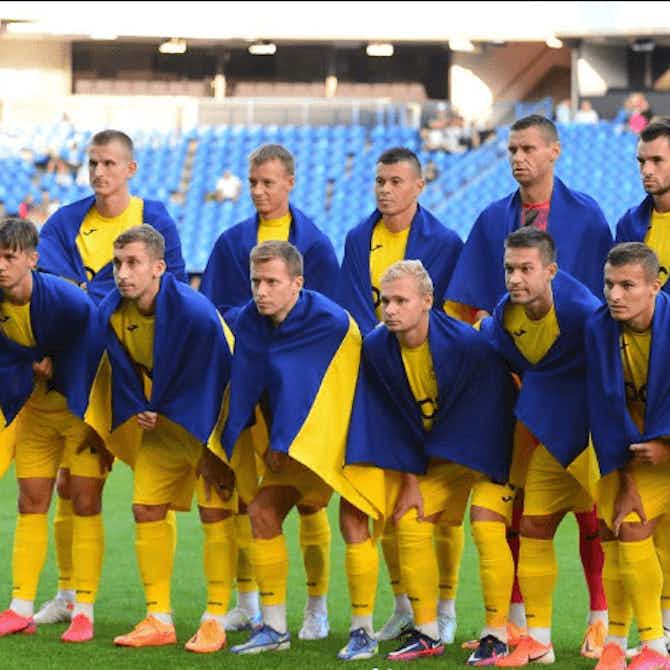 Imagem de visualização para Jogo de futebol na Ucrânia dura 4 horas e meia devido a alarmes antiaéreos