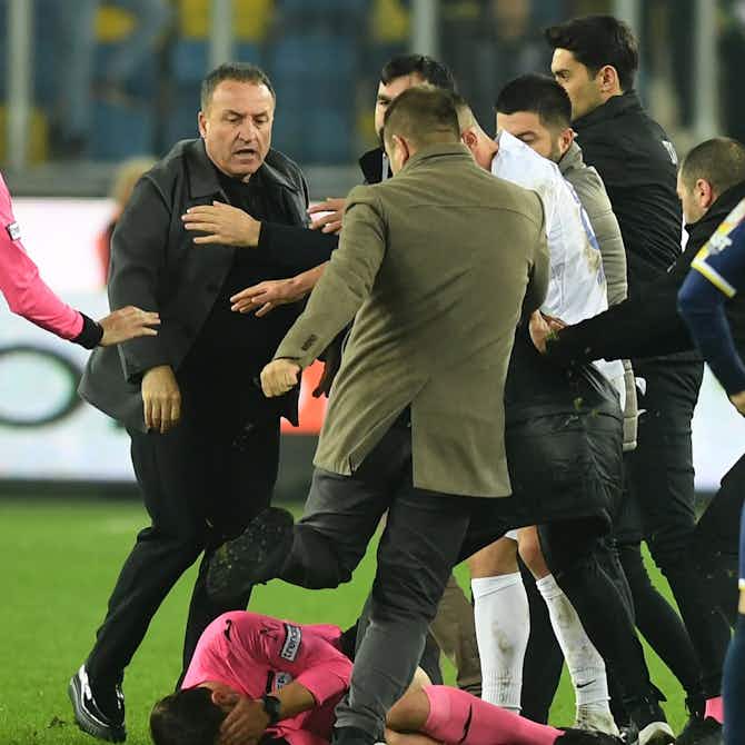 Imagem de visualização para Após agressão a árbitro, Campeonato Turco retornará em 19 de dezembro