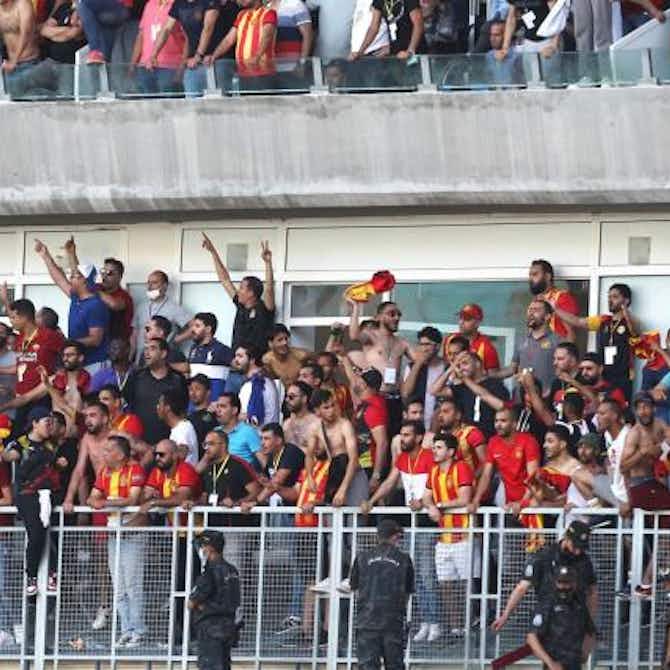 Image d'aperçu pour Tunisie, Algérie : incidents violents et incendie lors du match Espérance de Tunis – JS Kabylie !