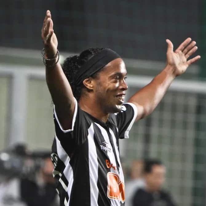 Imagem de visualização para Atlético chega a novo acordo milionário com Ronaldinho para pagar dívida antiga