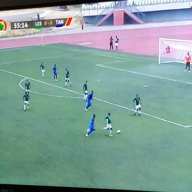Anteprima immagine per 🎥 Il doppio errore a porta vuota del giocatore del Lesotho