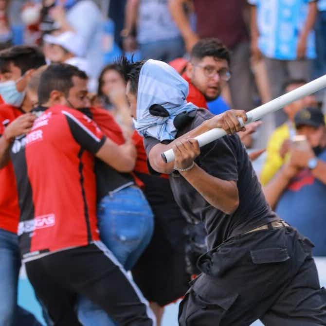Anteprima immagine per 📸 Messico, paura e violenza in Queretaro-Atlas: scontri tifosi, 22 feriti