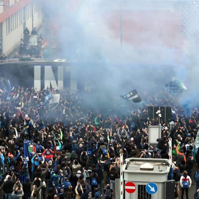 Anteprima immagine per 🔴 Inter-Toro alle 12:30: delirio per l'arrivo del pullman a San Siro 🚌