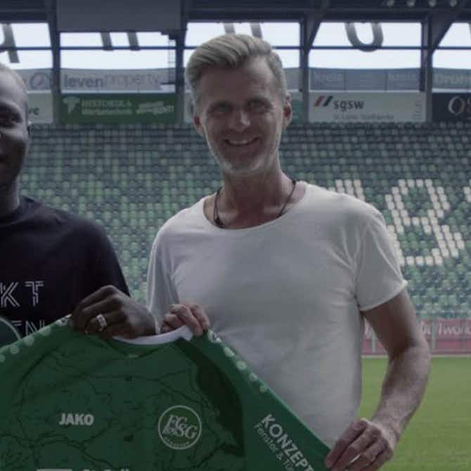 Vorschaubild für FC St. Gallen gibt Verpflichtung von Stürmer Akolo bekannt