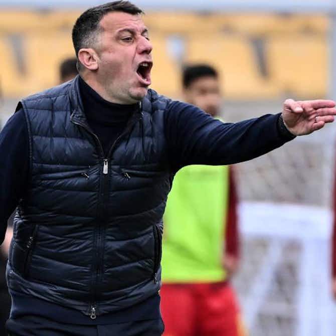 Vorschaubild für Lecce entlässt Trainer Roberto D’Aversa nach Kopfnuss