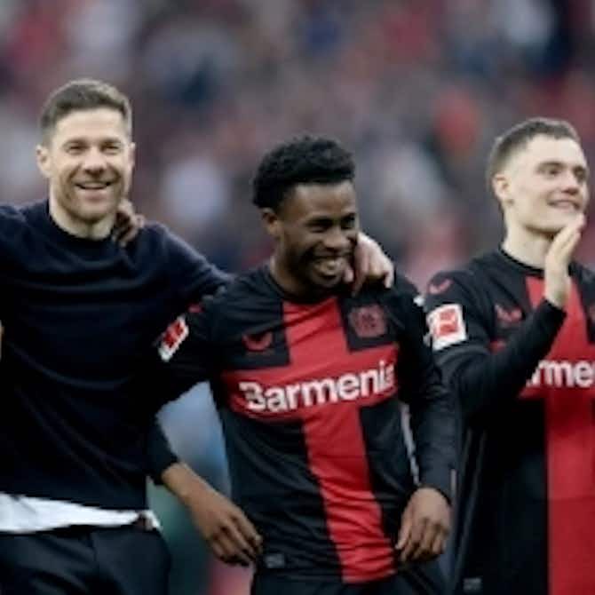 Imagen de vista previa para Leverkusen de Xabi Alonso y Piero Hincapié remonta con 2 goles en los últimos minutos para vencer a Hoffenheim (VIDEO)