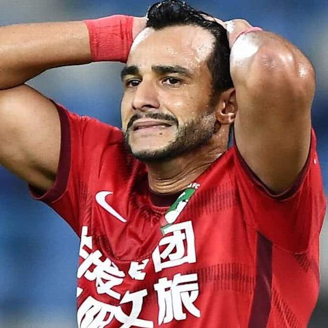 Imagen de vista previa para Futbolista recibe histórica sanción en el fútbol chino tras ‘atropellar’ a un árbitro