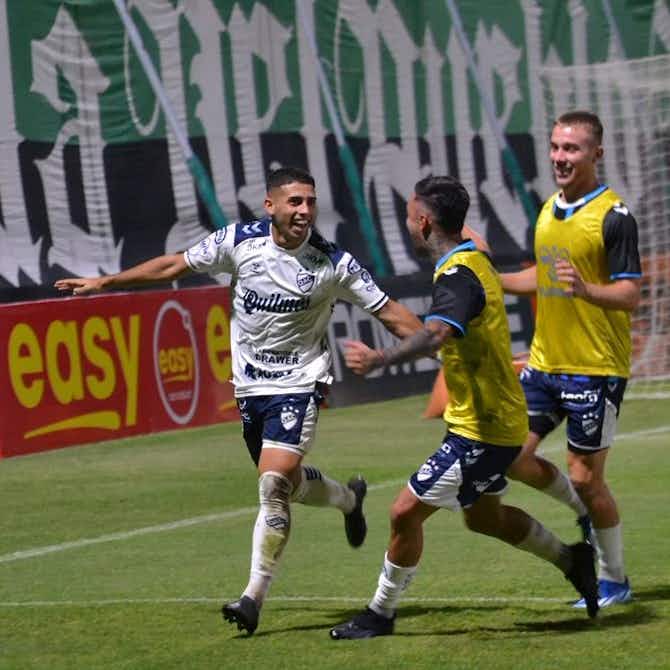 Imagen de vista previa para Rayo imparable: El jugador de Unión metió tres goles en la victoria de Quilmes ante San Martín (SJ)