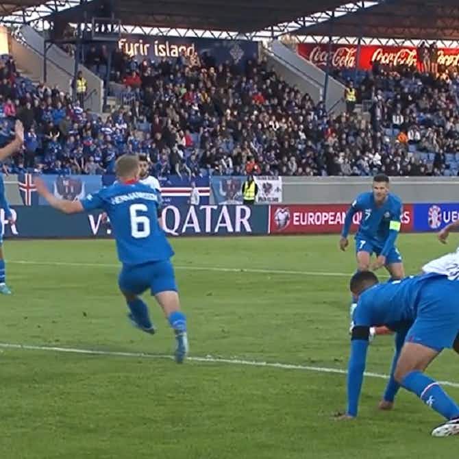 Imagen de vista previa para Islandia arruinó sobre el cierre a Bosnia y Herzegovina camino a la Eurocopa