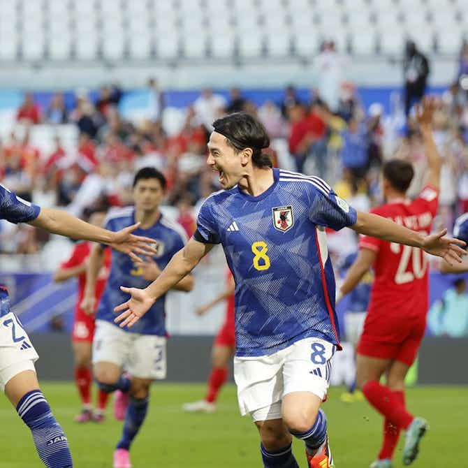 Imagen de vista previa para Minamino comandó el debut triunfal de Japón en la Copa Asiática