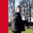 Imagem de visualização para Henderson treina com elenco do Ajax após chegada a Amsterdam