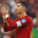 Pratinjau gambar untuk Detik-Detik Kocak Penyusup Sembah Kaki Cristiano Ronaldo Lalu Kabur Dikejar Steward