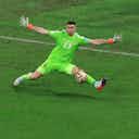 Vorschaubild für Goldene Parade: Martinez tätowiert sich WM-Pokal auf linkes Bein