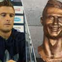 Pratinjau gambar untuk Pemain Argentina Ini Diejek Karena Mirip Patung Cristiano Ronaldo