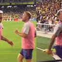 Imagen de vista previa para MLS: Picante cruce de Enzo Copetti y un hincha de Boca en medio de un partido