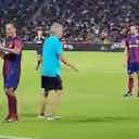 Image d'aperçu pour Barça : quand Ronaldinho feinte un intrus sur la pelouse