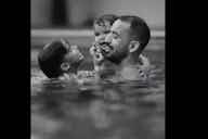 Imagem de visualização para Everton Ribeiro aproveita folga para curtir piscina com os filhos: “A gente junto não tem pra ninguém”