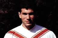 Image d'aperçu pour Zinedine Zidane : « En 1992, quand je vais à Bordeaux, j’aurais pu signer à Marseille comme joueur. Mais on file aux Girondins de Rolland Courbis »