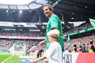 Image d'aperçu pour Johan Micoud salué comme il se doit à Brême, à l’occasion du match d’adieu de Claudio Pizarro