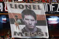 Imagen de vista previa para La desconocida historia detrás de la única foto que tiene Lionel Messi con la camiseta de Newell’s en su estadio