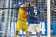 Vorschaubild für Schalke-Stürmer Simon Terodde attackiert nach Schlusspfiff Augsburg-Goalie